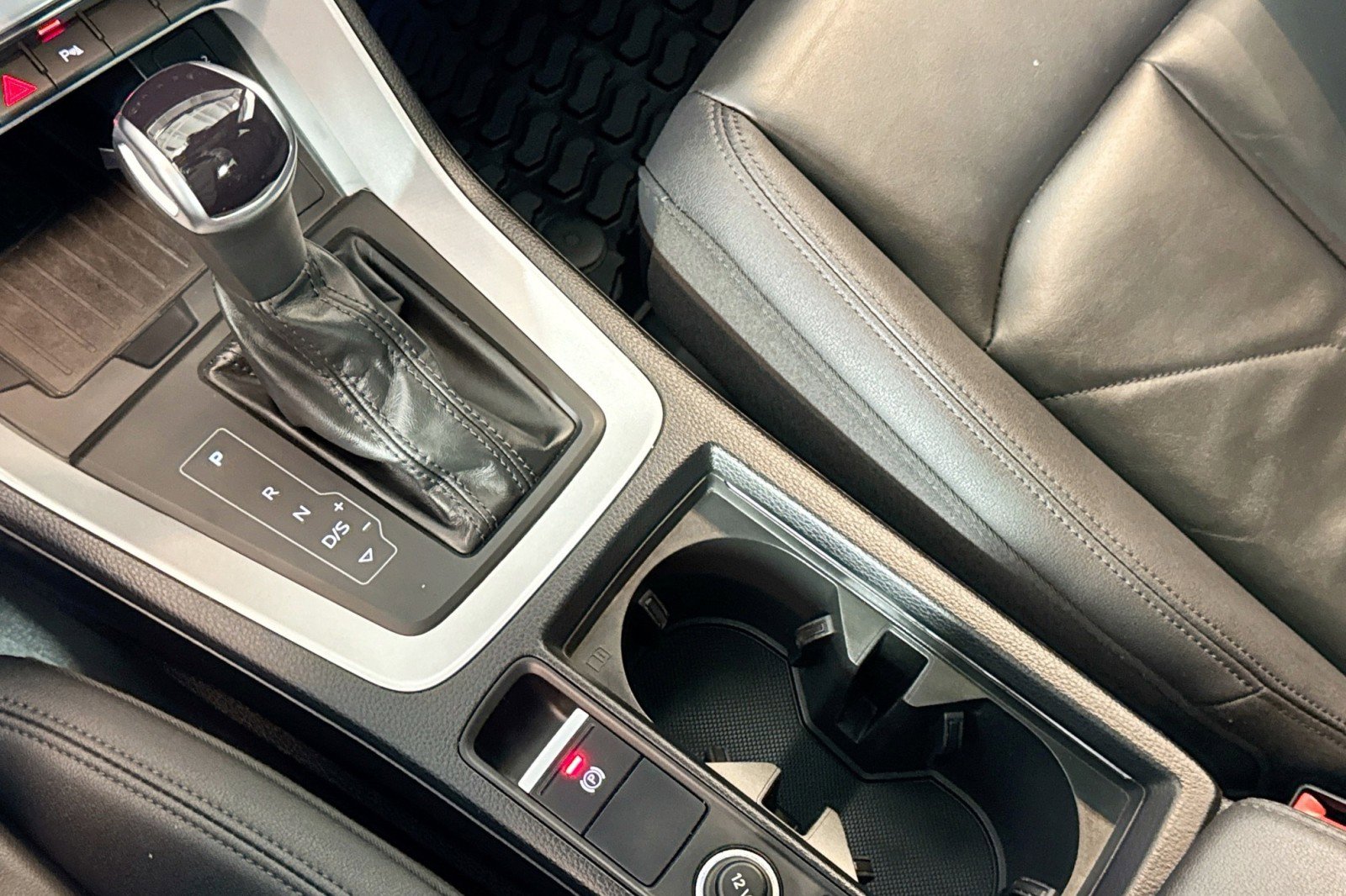 Used 2023 Audi Q3 2.0T Premium Plus w/ Premium Plus Package image 16