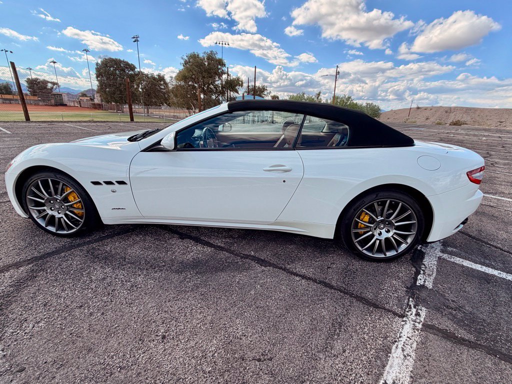 Used 2014 Maserati GranTurismo Convertible RWD image 2