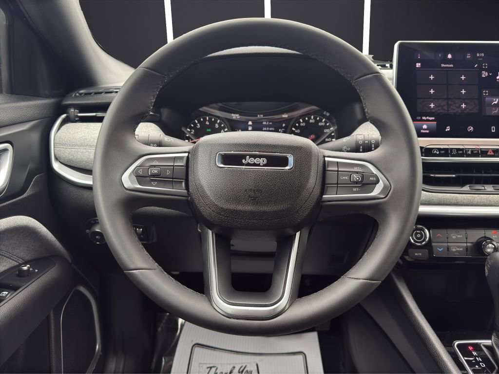 Used 2024 Jeep Compass Latitude image 16