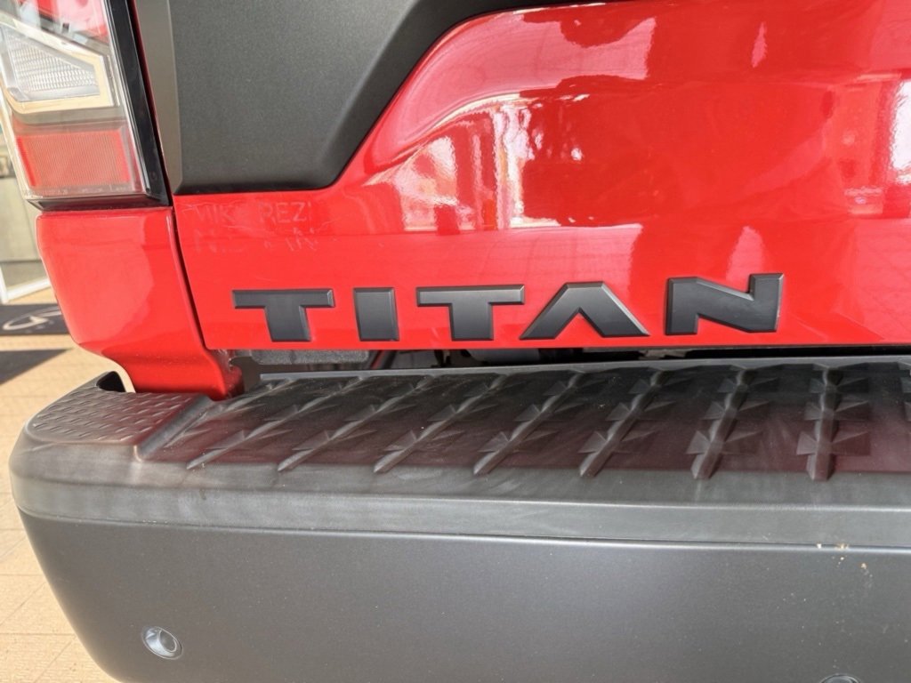 Used 2022 Nissan Titan PRO-4X w/ Off Road Protection Package image 17