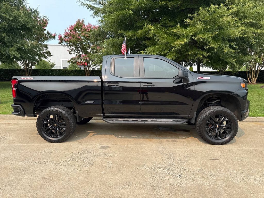 Used 2020 Chevrolet Silverado 1500 Custom Trail Boss w/ Custom Convenience Package AWD/4WD image 2