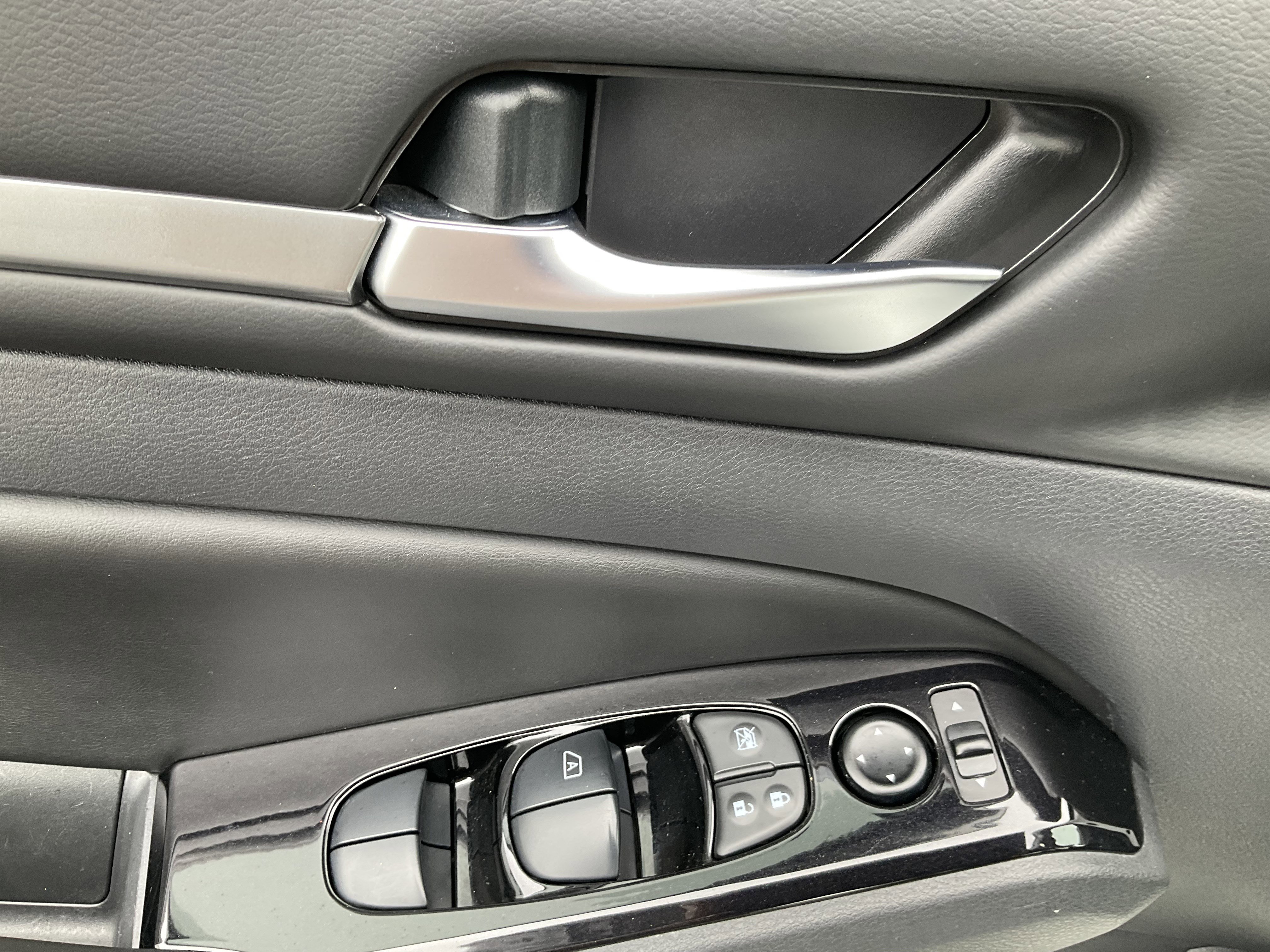 Used 2023 Nissan Altima 2.5 SV w/ SV Premium Package image 25