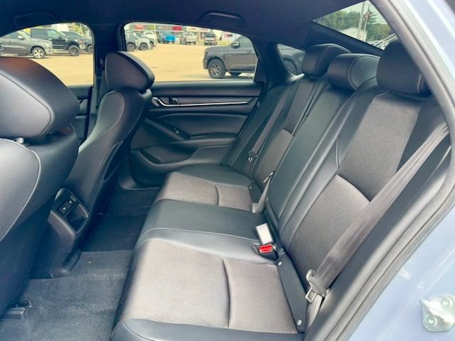 Used 2022 Honda Accord Sport image 11