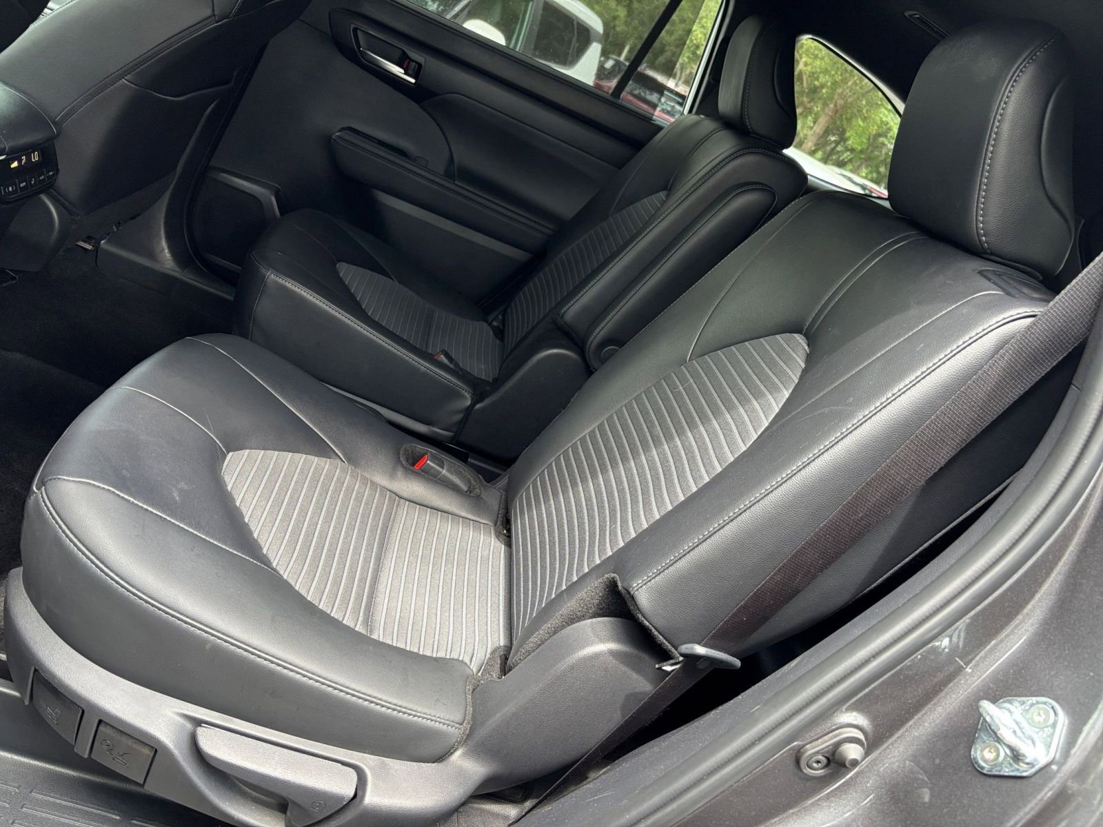 Used 2025 Toyota Highlander XSE AWD/4WD image 42
