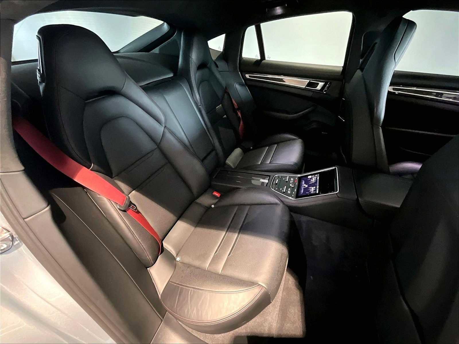 Used 2020 Porsche Panamera GTS w/ Assistance Package image 32