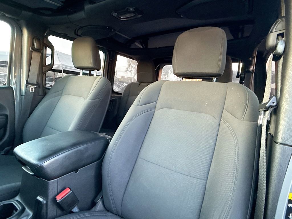 Used 2021 Jeep Wrangler Unlimited Sport image 19