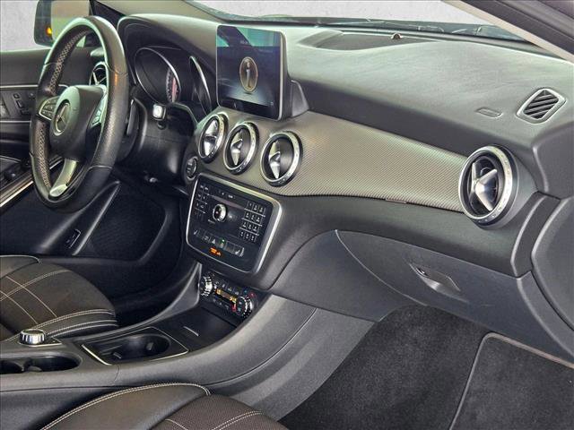 Used 2017 Mercedes-Benz GLA 250 image 21