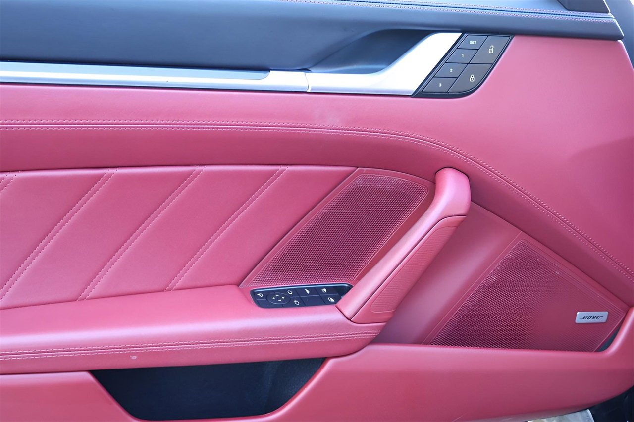 Used 2022 Porsche 911 Turbo S image 11