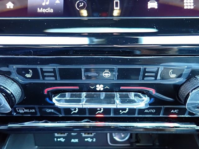 New 2025 Jeep Grand Cherokee Laredo w/ Luxury Tech Group I image 19