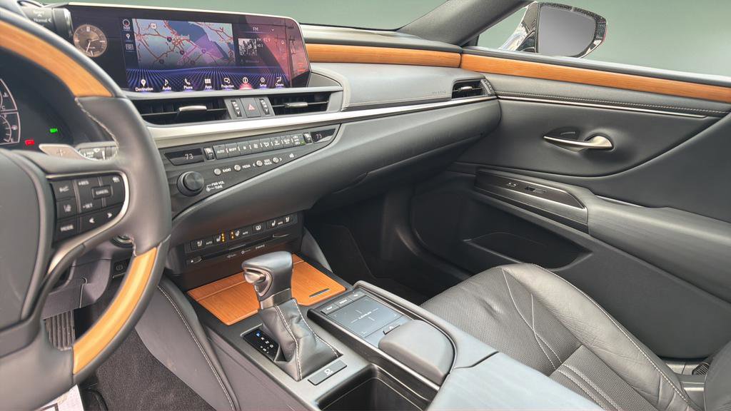 Used 2019 Lexus ES 350 Luxury w/ Accessory Package 2 image 26