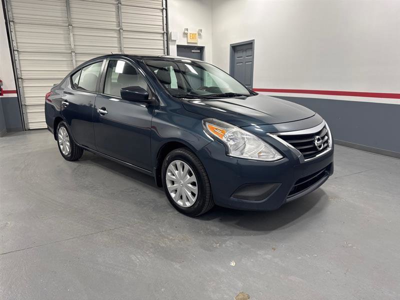 Used 2016 Nissan Versa SV FWD image 2