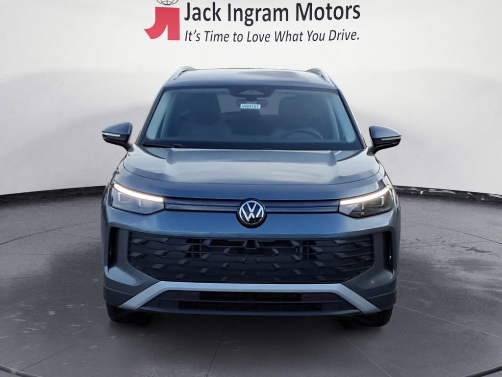 Certified 2025 Volkswagen Tiguan S FWD image 8