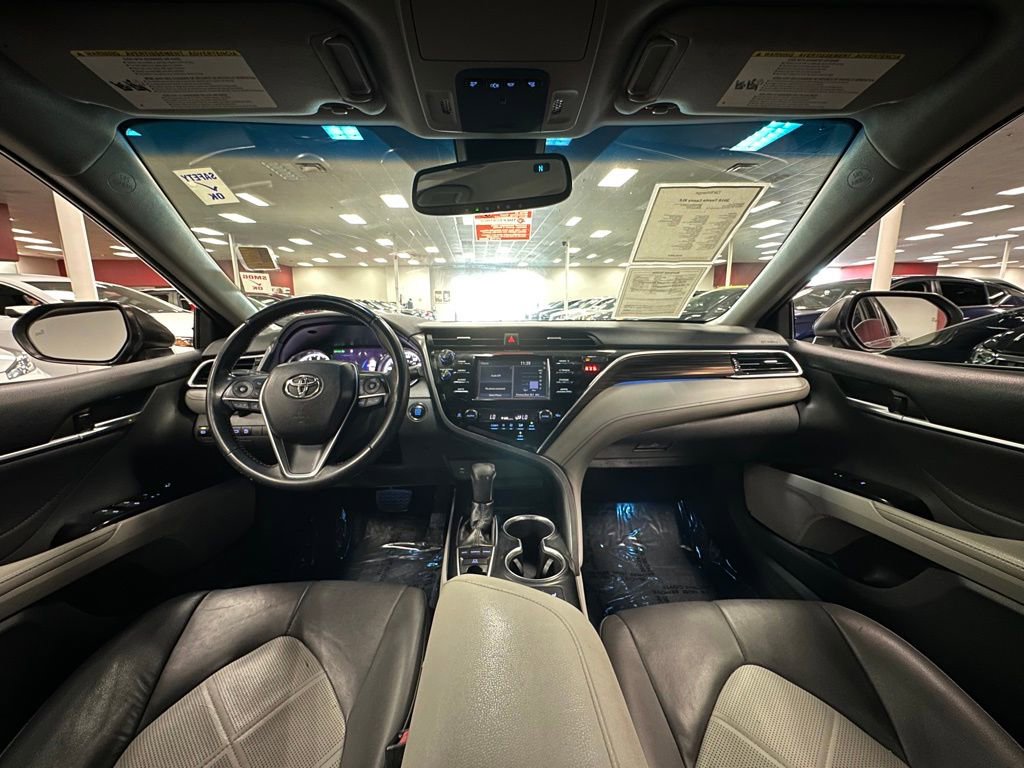 Used 2018 Toyota Camry XLE FWD image 23