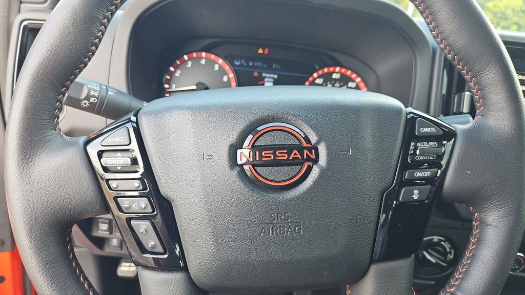 Certified 2025 Nissan Frontier PRO-4X w/ Pro Convenience Package AWD/4WD image 8
