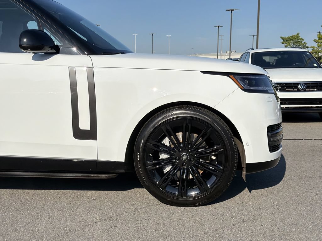 Used 2025 Land Rover Range Rover SE AWD/4WD image 9