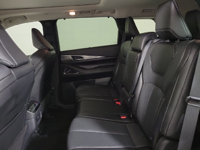 Certified 2025 INFINITI QX60 Luxe w/ Cargo Package AWD/4WD image 15