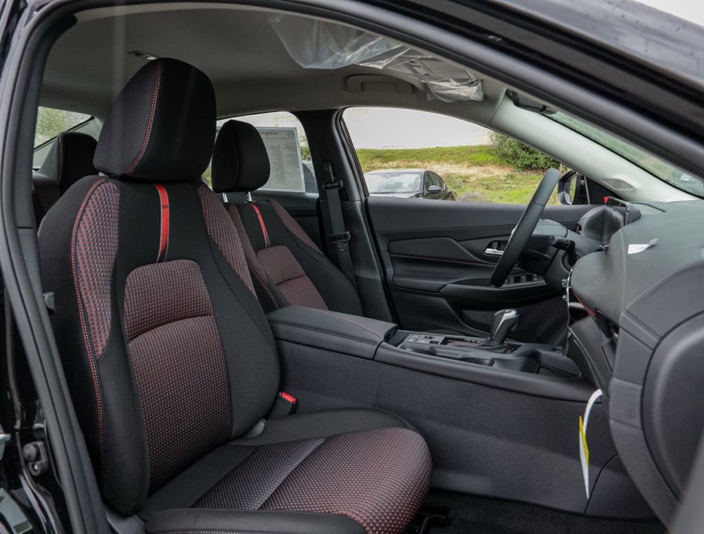 New 2026 Nissan Sentra SR w/ Floor Mat Package image 17