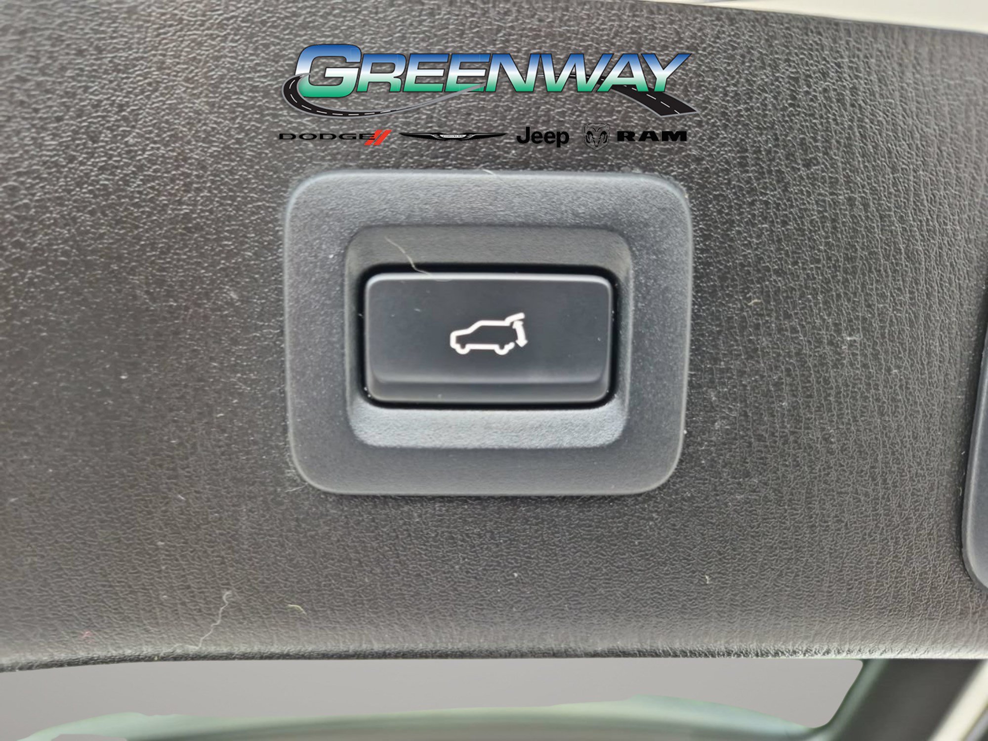 Used 2018 MAZDA CX-5 Touring w/ Preferred Equipment Package FWD image 6
