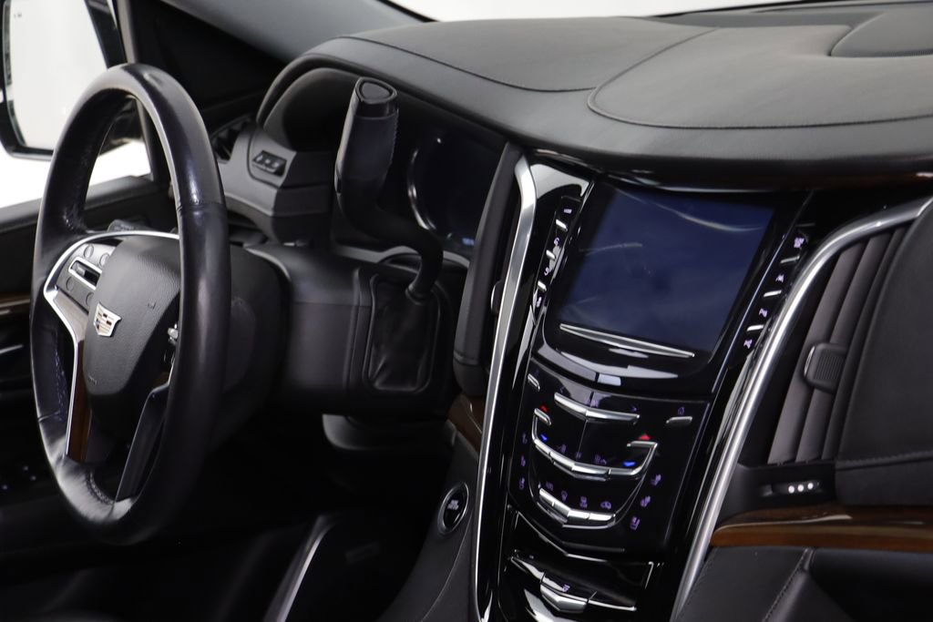Used 2020 Cadillac Escalade Premium Luxury image 23