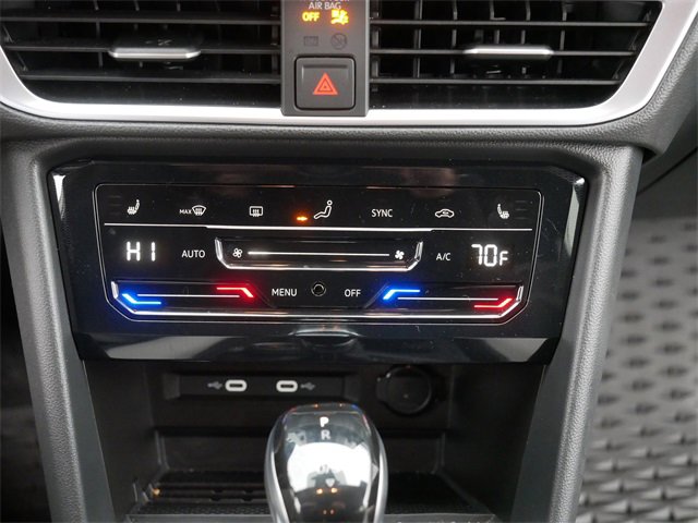 Certified 2025 Volkswagen Taos SE image 29