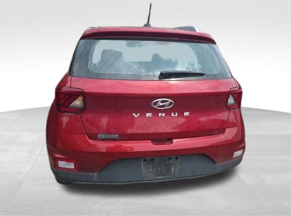 Used 2024 Hyundai Venue Limited FWD image 10