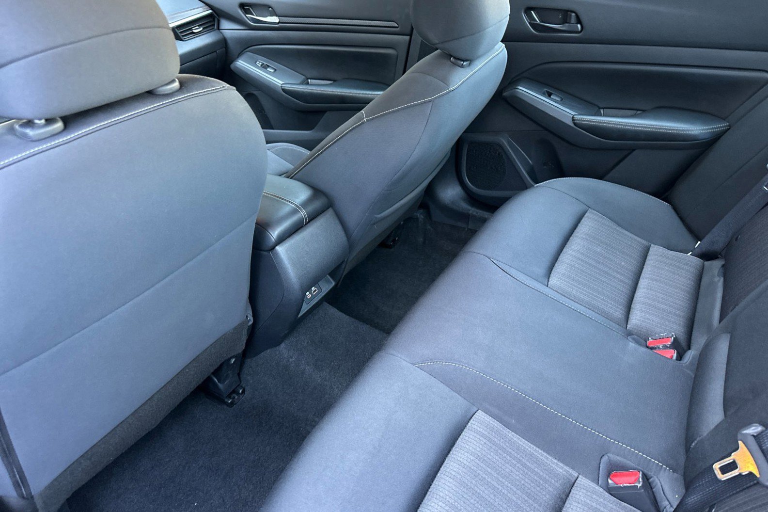 Used 2024 Nissan Altima 2.5 SV image 12