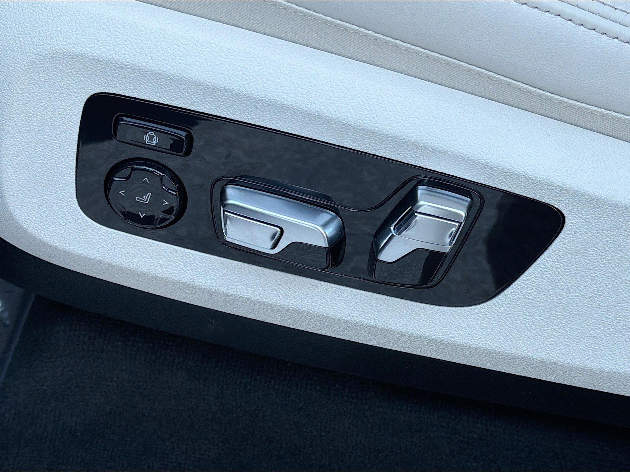 Used 2025 BMW X5 M60i image 24