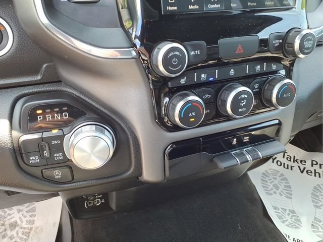 Used 2024 RAM 1500 Laramie AWD/4WD image 19
