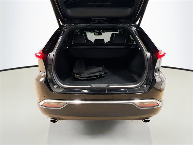 Used 2021 Toyota Venza XLE image 28