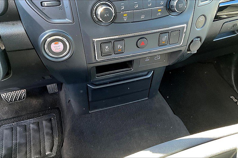 Used 2023 Nissan Titan SV RWD image 16