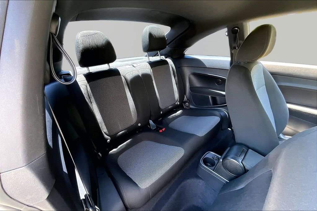 Used 2018 Volkswagen Beetle 2.0T S FWD image 17