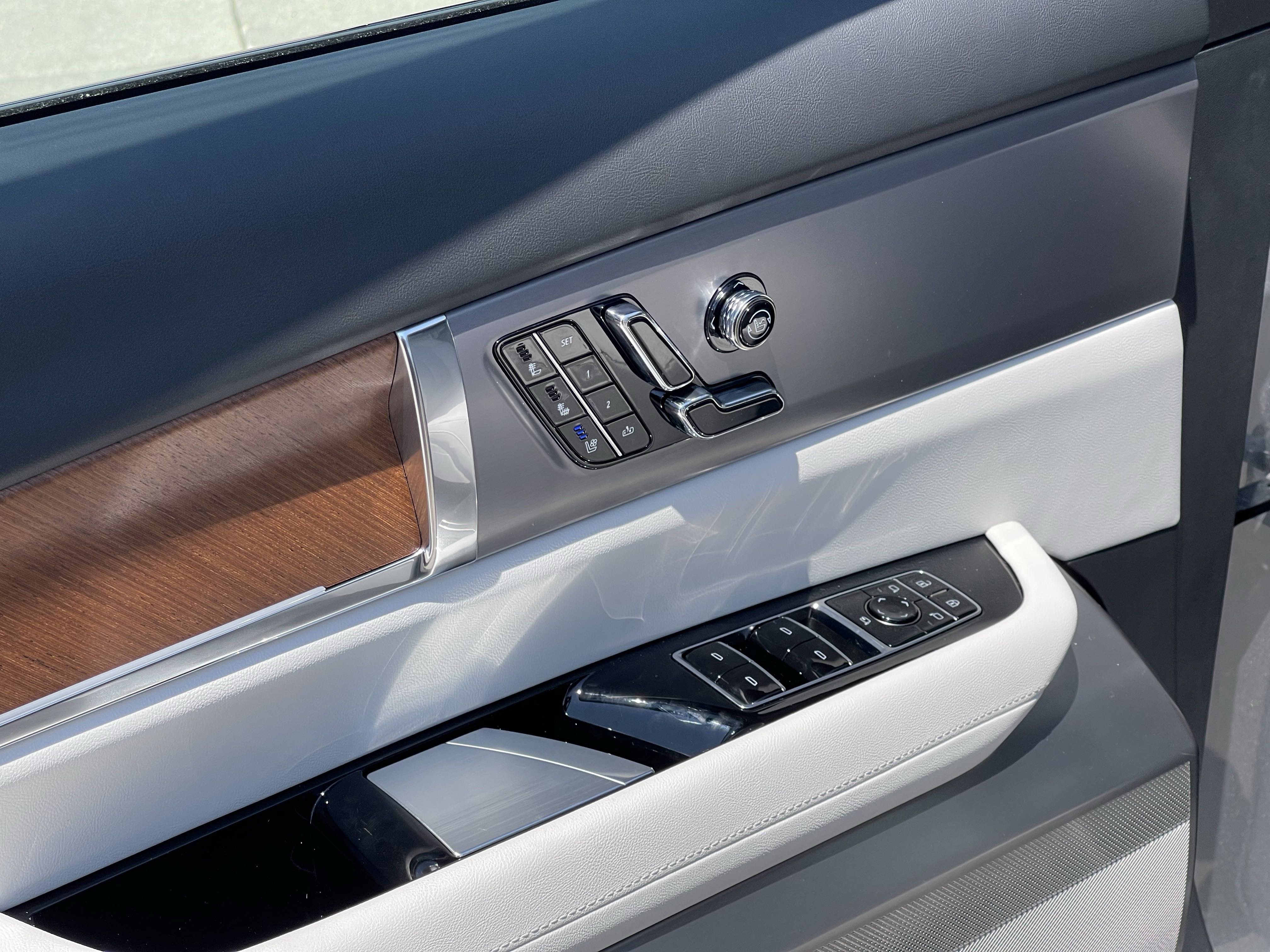 New 2026 Cadillac Vistiq Sport image 6