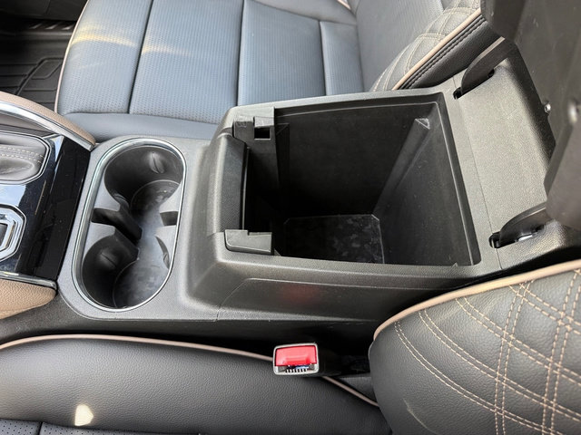 Used 2023 GMC Canyon Denali image 31