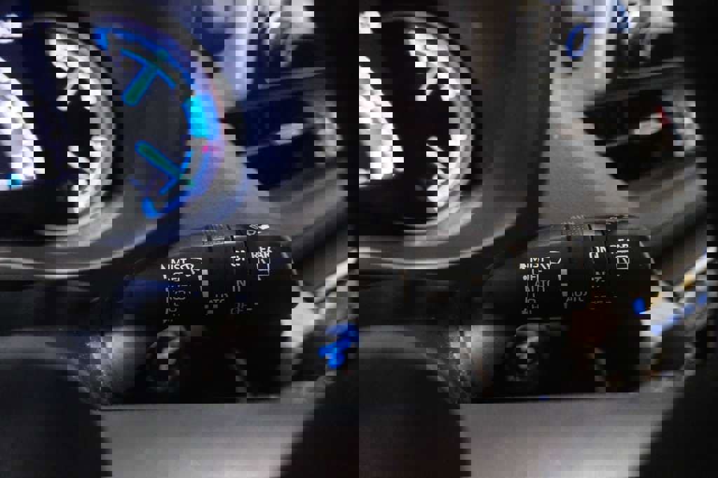 Used 2020 Toyota RAV4 XSE image 39