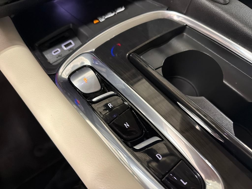 Used 2023 Buick Enclave Essence image 28