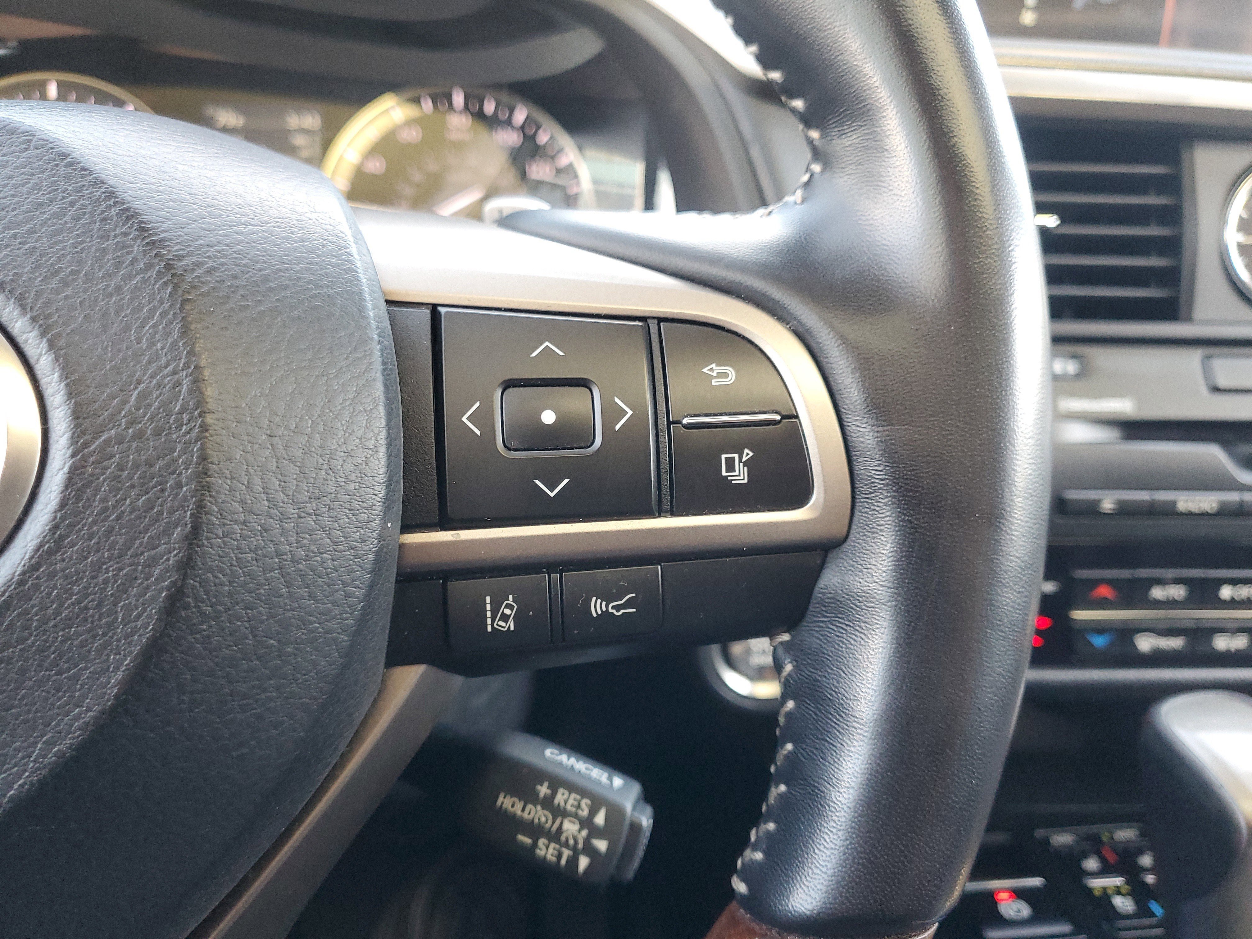 Used 2022 Lexus RX 350L FWD w/ Premium Package image 30