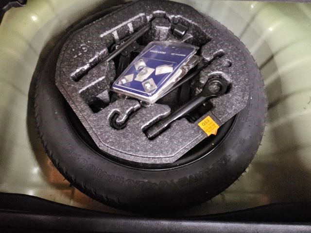 Used 2021 Hyundai Venue SEL image 38