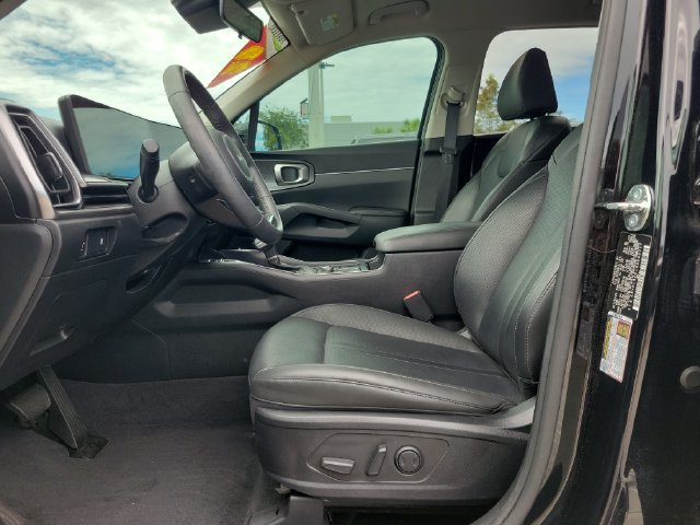 Used 2025 Kia Sorento S FWD image 15
