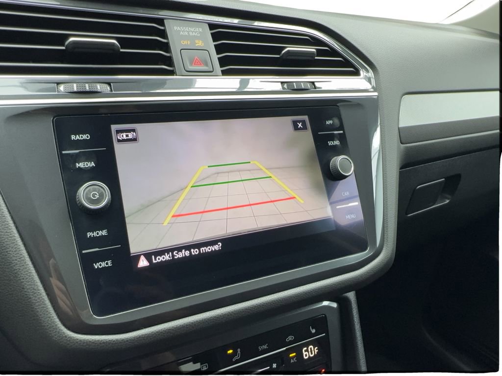 Used 2022 Volkswagen Tiguan SE w/ Panoramic Sunroof Package FWD image 52