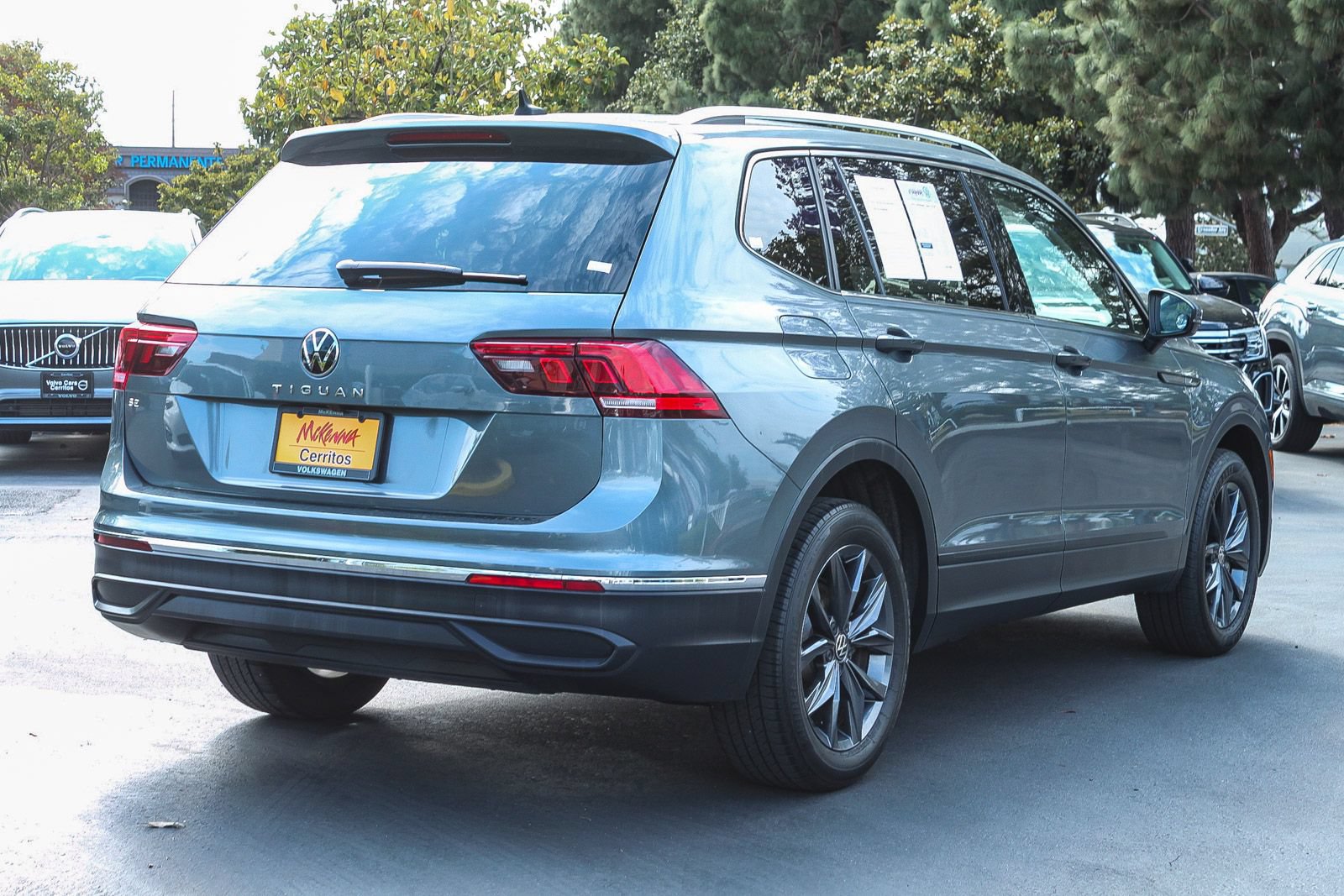 Used 2023 Volkswagen Tiguan SE FWD image 6