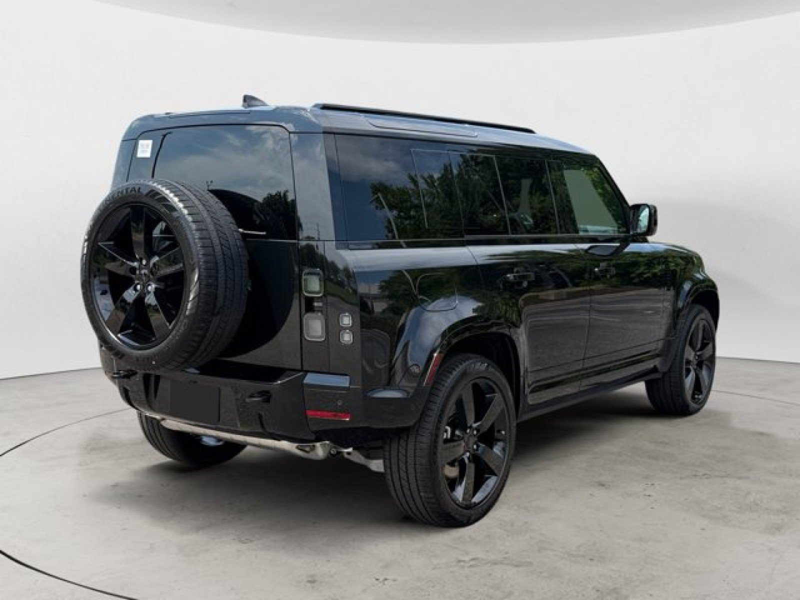 New 2026 Land Rover Defender 110 X-Dynamic SE AWD/4WD image 4