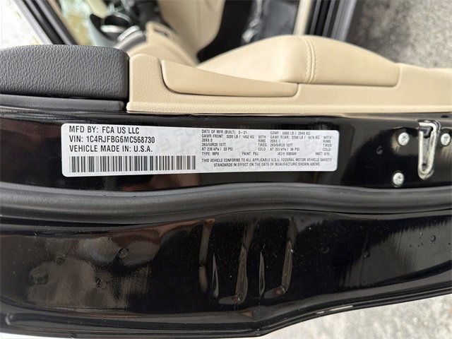 Used 2021 Jeep Grand Cherokee Limited w/ Luxury Group II image 32