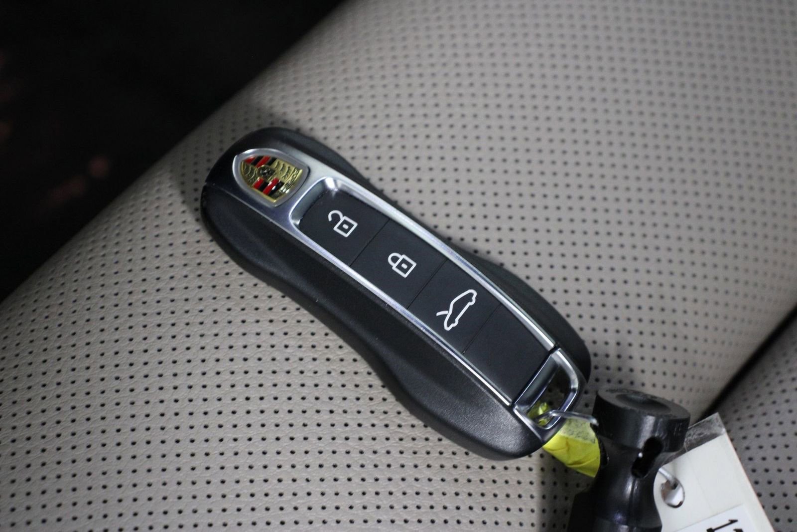 Certified 2025 Porsche 911 Carrera image 33