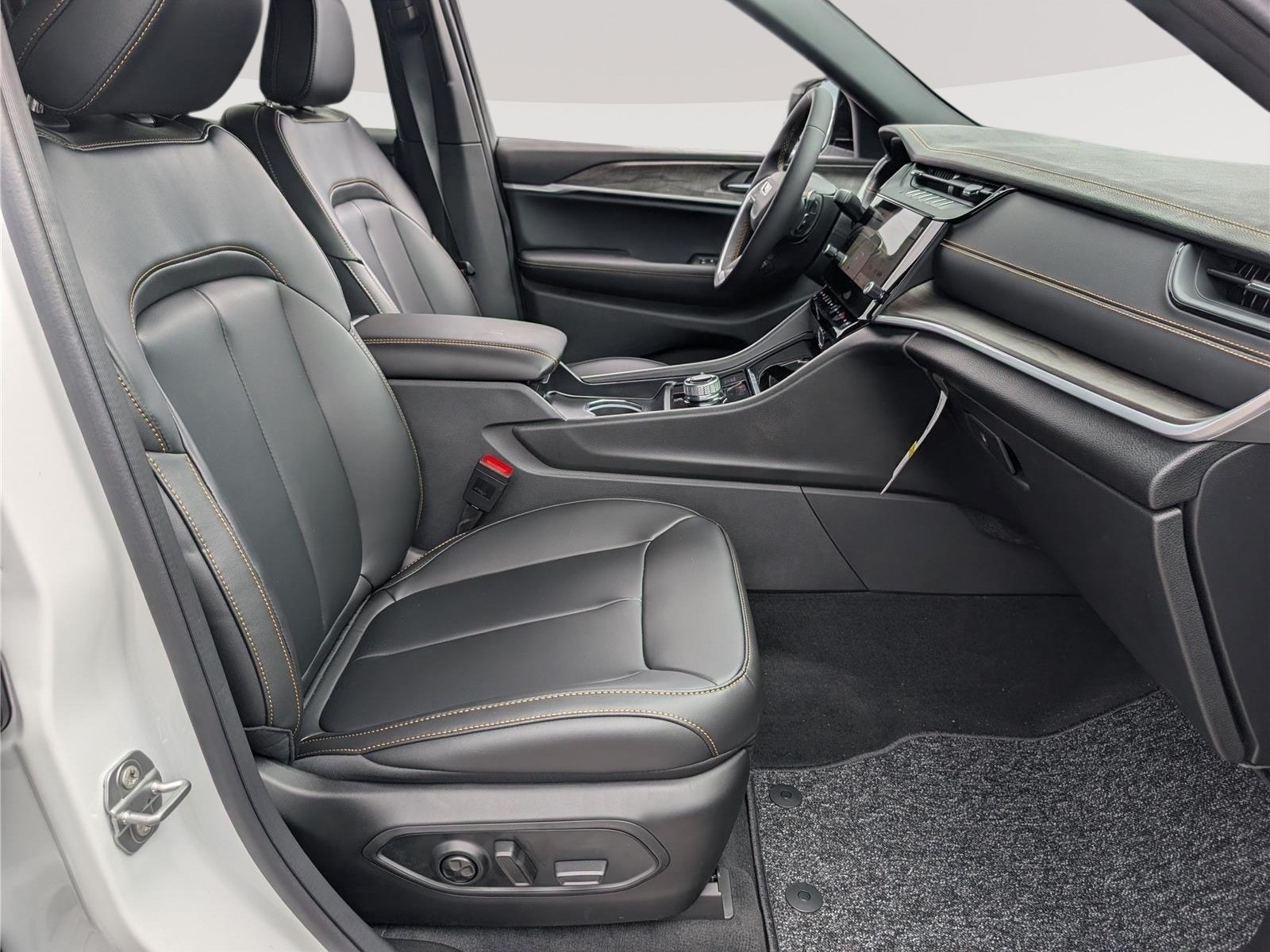 New 2026 Jeep Grand Cherokee Limited AWD/4WD image 6