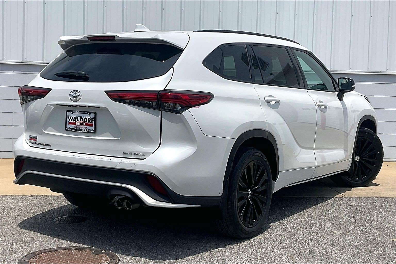 Used 2023 Toyota Highlander XSE AWD/4WD image 17