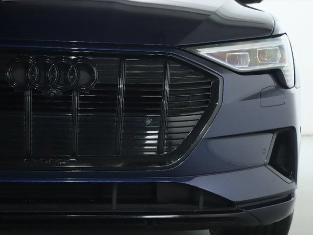 Used 2022 Audi e-tron Premium AWD/4WD image 8