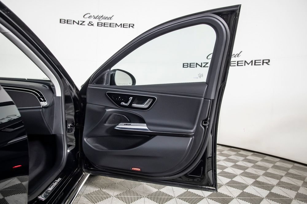 Used 2025 Mercedes-Benz E 350 Sedan w/ Winter Package image 19