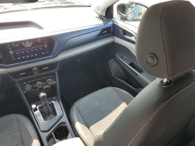 Certified 2024 Volkswagen Taos SE FWD image 9