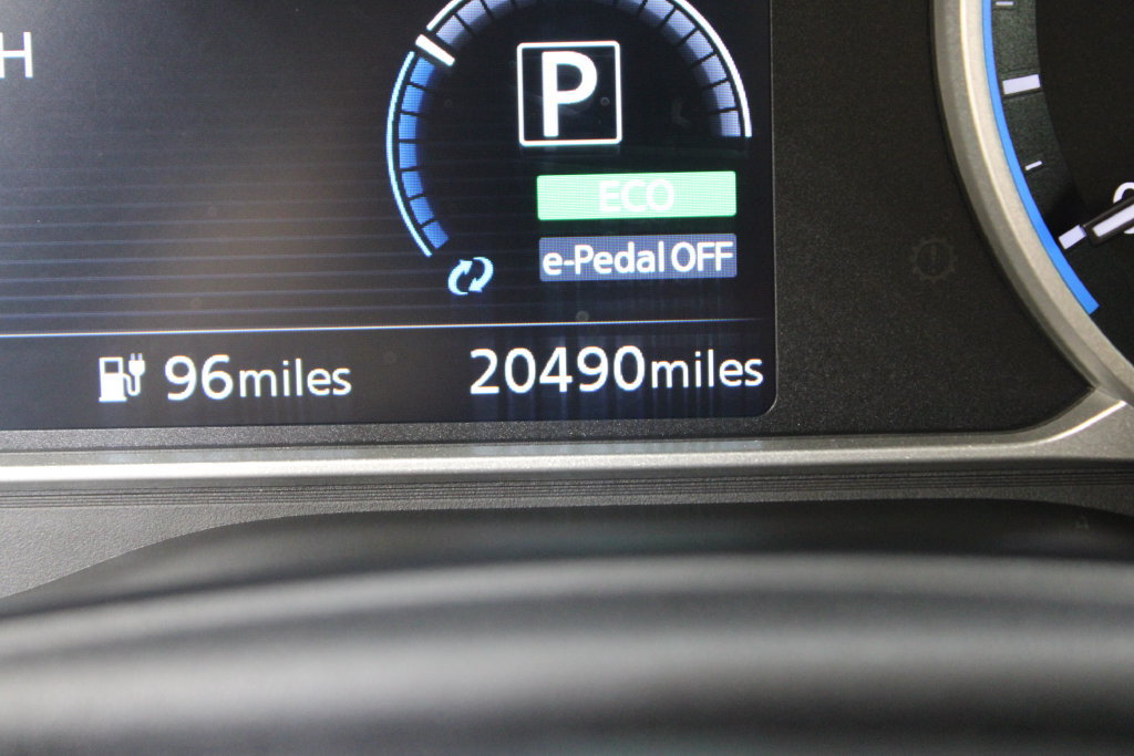 Used 2025 Nissan Leaf S FWD image 11