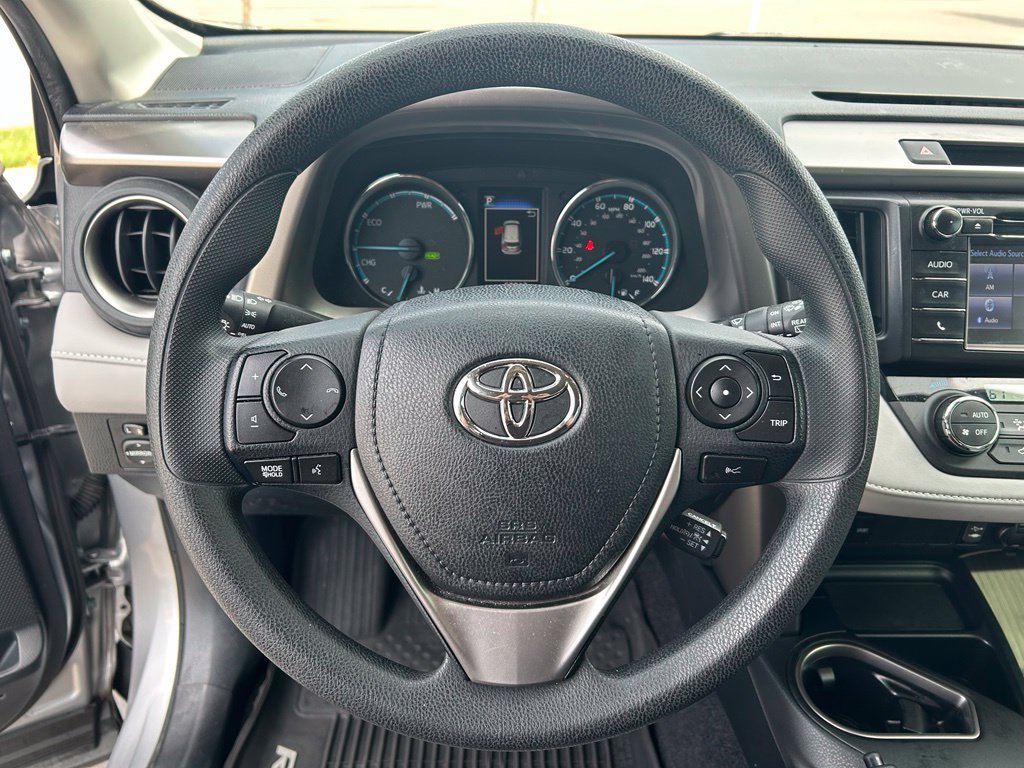 Used 2018 Toyota RAV4 LE AWD/4WD image 21